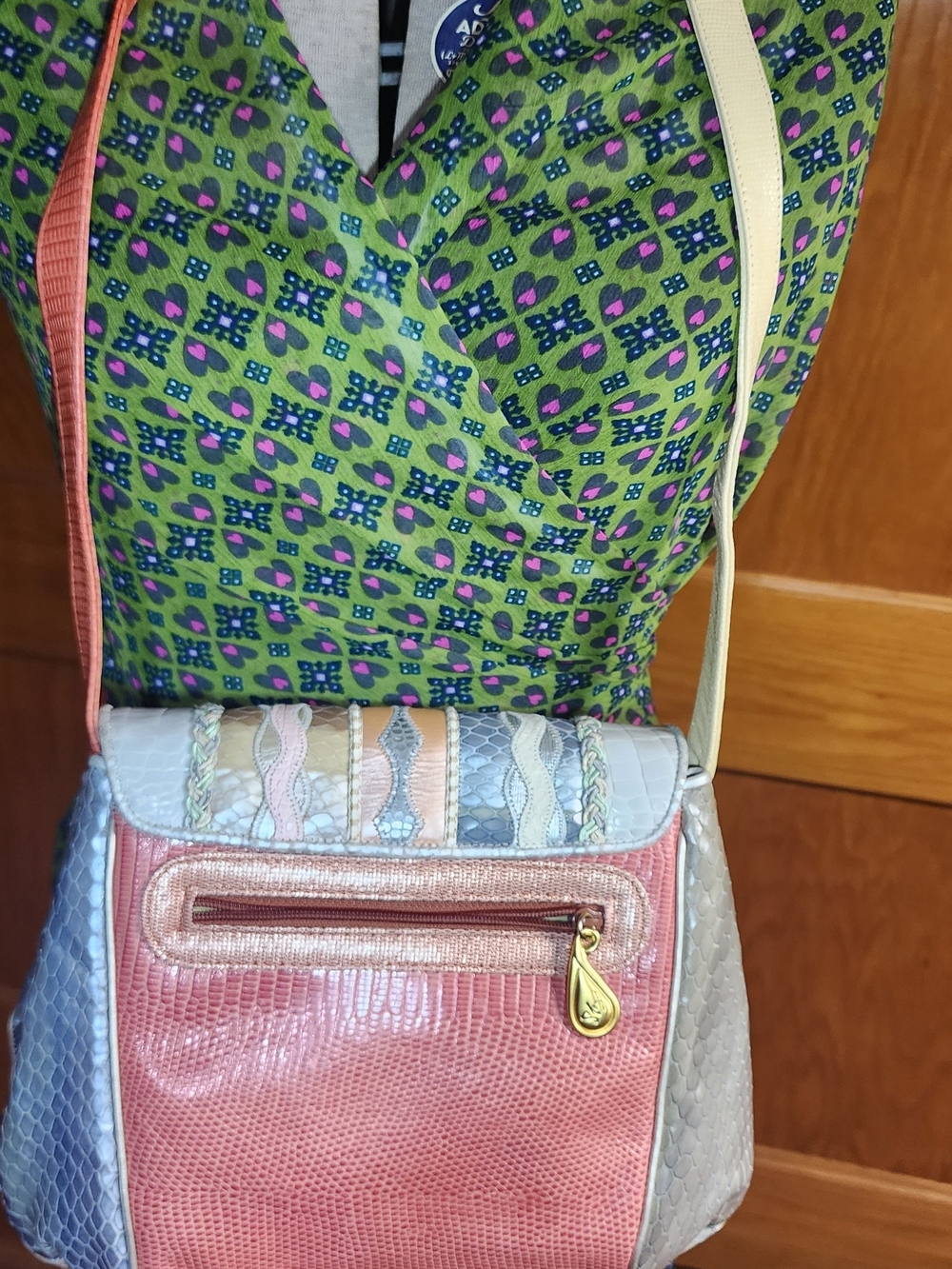 Sharif Multicolor Metallic Cream Pink Accent Crossbody Bag - Picture 3 of 5